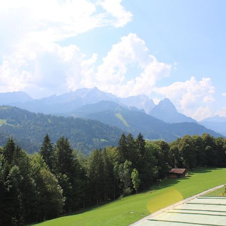 Pfeiffer Alm Am Sonnenhang Mit Blick Auf Die Zugspitze Garmisch-Partenkirchen Exteriör bild