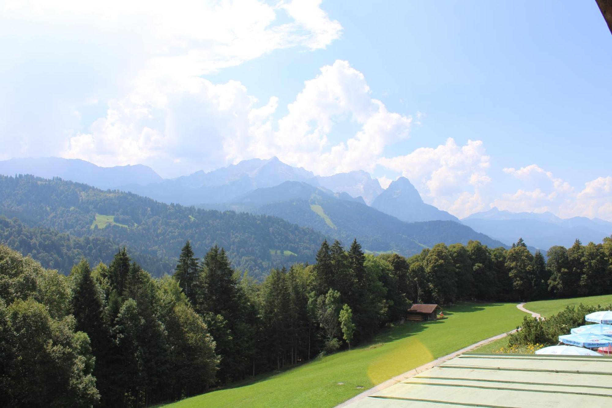 Pfeiffer Alm Am Sonnenhang Mit Blick Auf Die Zugspitze Garmisch-Partenkirchen Exteriör bild